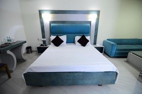 Hotel Little Palace Dibrugarh Dış mekan fotoğraf