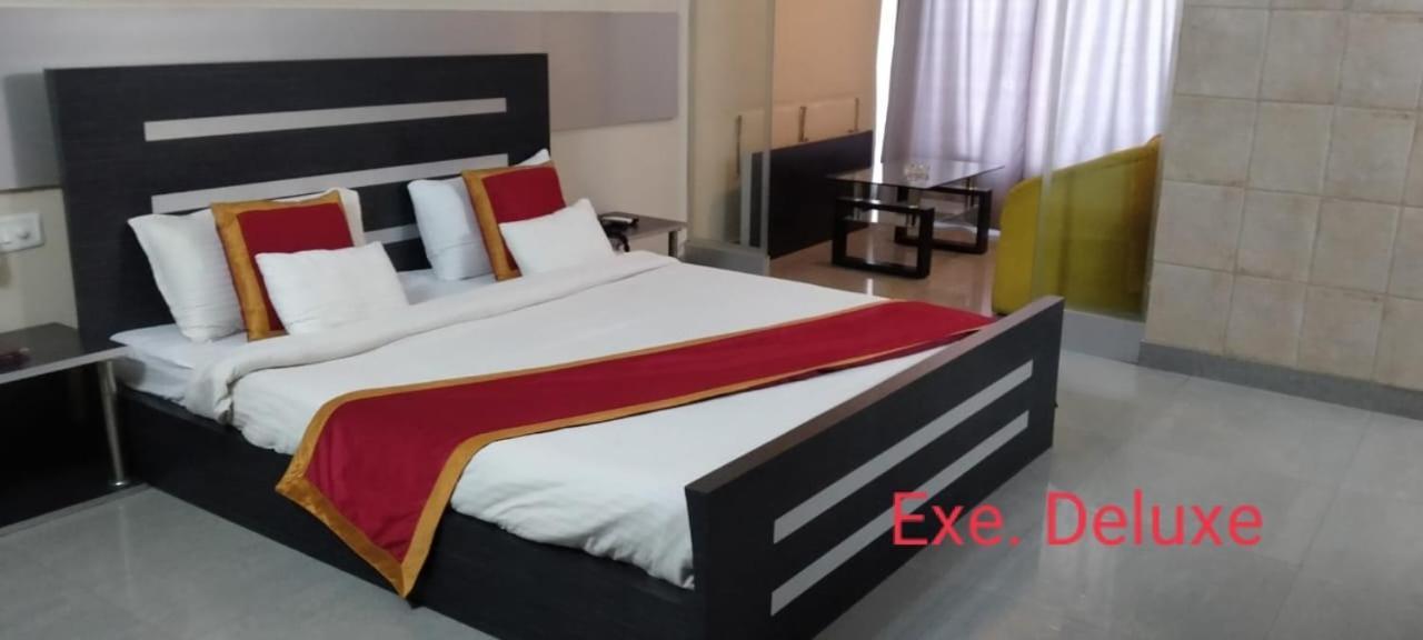 Hotel Little Palace Dibrugarh Dış mekan fotoğraf